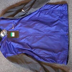New Nike Golf Jacket.   Size XL